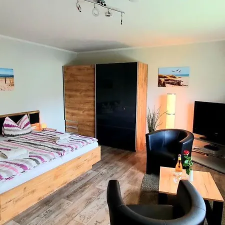 ホームステイ Strandlaeufer Darsser Weg ツィングシュト