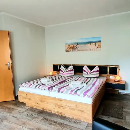 Strandlaeufer Darsser Weg *